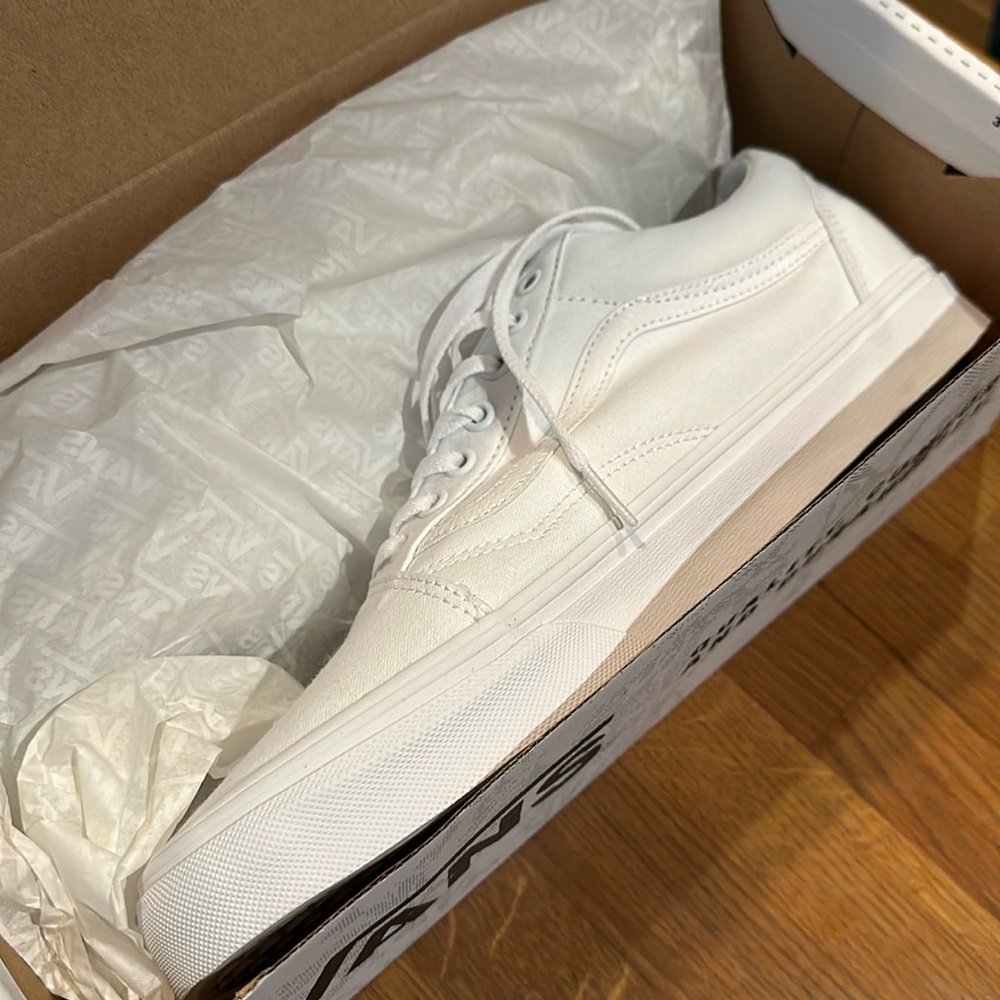 Men’s Vans Old School all white shoes